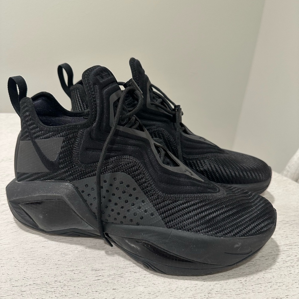 Nike Black LeBron Soldier XIV CK6024 003 Athletic Shoes with Breathable Mesh